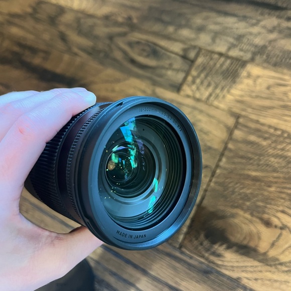 Canon Other - Canon 18-300mm Lens